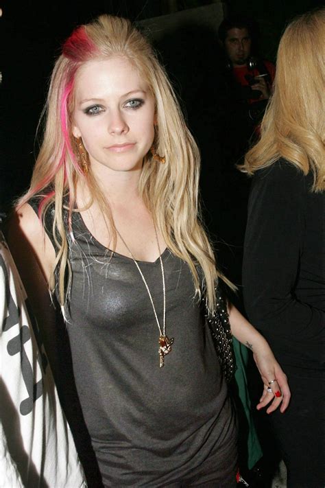 avril lavigne nude|Avril Lavigne Nude Porn Videos 